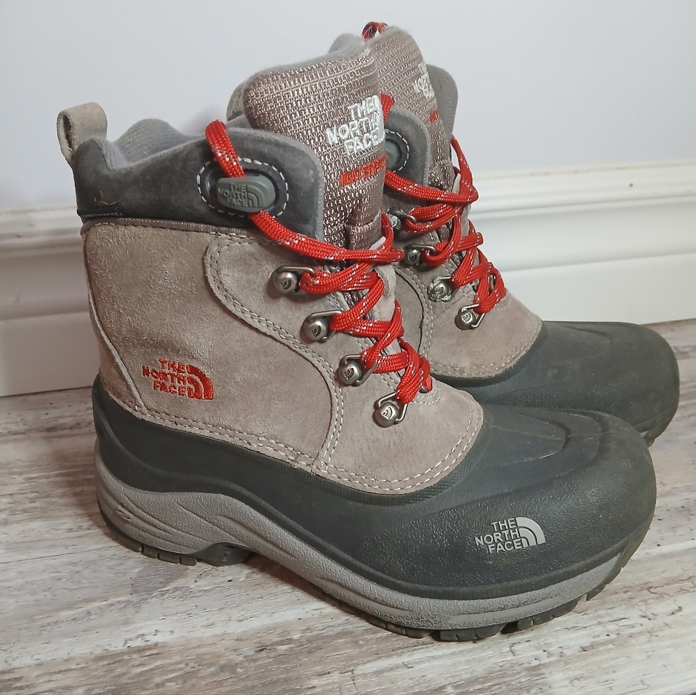 The North Face Chilkat Waterproof Insulated Winter Boots Boys Size 2 Gray/Black